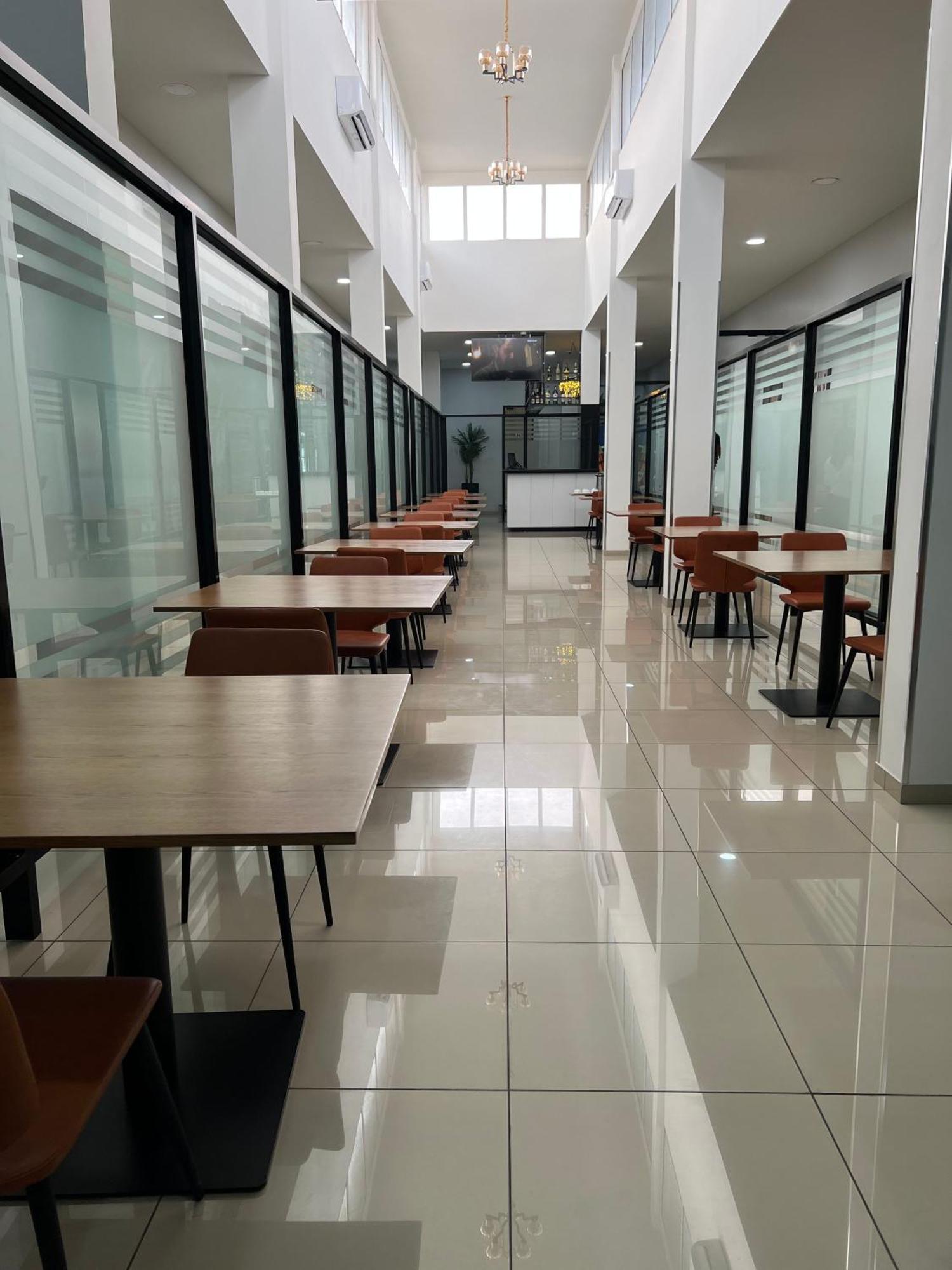 Ixoras Hotel Victoire 金沙萨 外观 照片